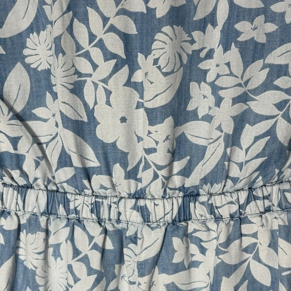 Vineyard Vines Romper Girls M Blue White Floral Chambray Button Elastic Waist - Picture 6 of 14